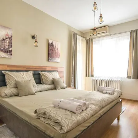 Elegant & Stylish 2 Bedroom アパート